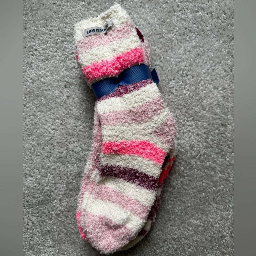 Life Is Good Pink, 4 Pair- Fuzzy Socks NWT